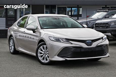 Beige 2020 Toyota Camry Sedan Ascent