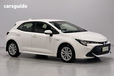 White 2023 Toyota Corolla Hatch ASCENT SPORT HYBRID F