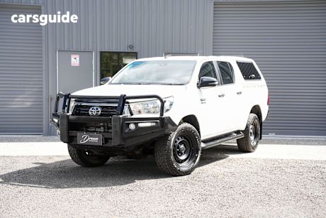 White 2019 Toyota Hilux Double Cab Pick Up Sr (4X4)