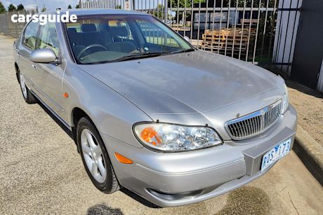 Silver 2002 Nissan Maxima Sedan St