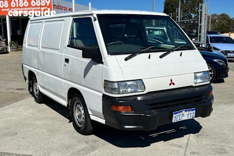 White 2013 Mitsubishi Express Commercial R