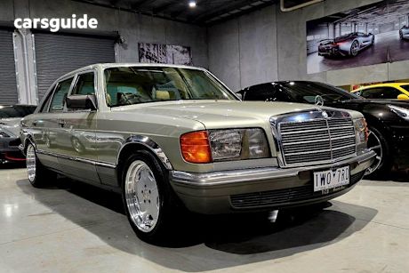 Green 1984 Mercedes-Benz 380SEL Sedan R