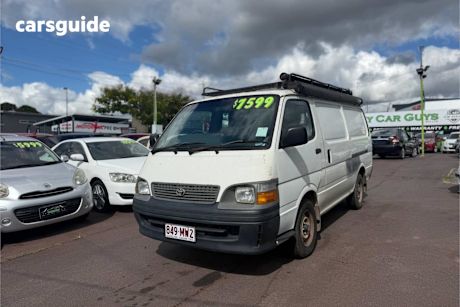 White 2000 Toyota HiAce Long Van