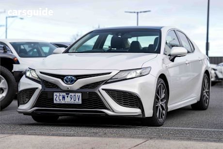 White 2021 Toyota Camry Sedan Sl Hybrid