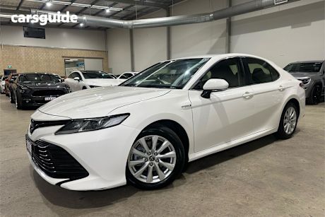 White 2019 Toyota Camry Sedan ASCENT