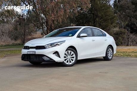 White 2022 Kia Cerato Sedan S