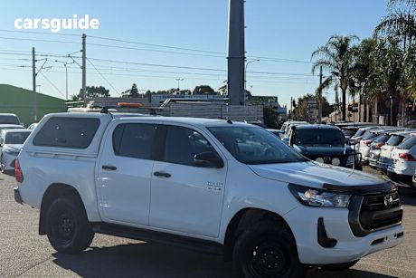 White 2020 Toyota Hilux Double Cab Pick Up Sr (4X4)