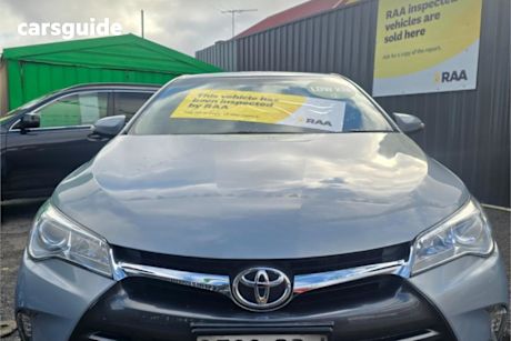 Blue 2015 Toyota Camry Sedan ALTISE F