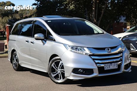 Silver 2015 Honda Odyssey SUV VTI-L F