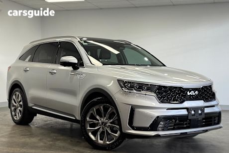 Silver 2022 Kia Sorento SUV GT-LINE 4X4