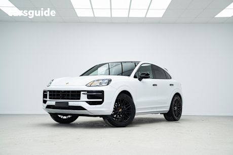 White 2024 Porsche Cayenne SUV 4X4