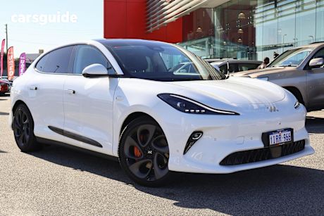 White 2025 MG Im6 SUV PERFORMANCE 4WD