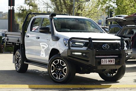 White 2024 Toyota Hilux Double Cab Chassis Sr5 48V (4X4)
