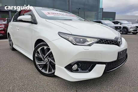 White 2016 Toyota Corolla Hatch ZR F