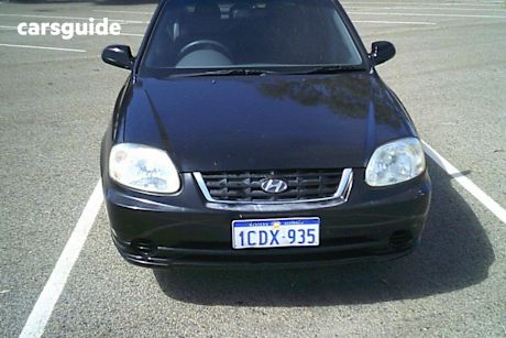 Black 2006 Hyundai Accent Hatch