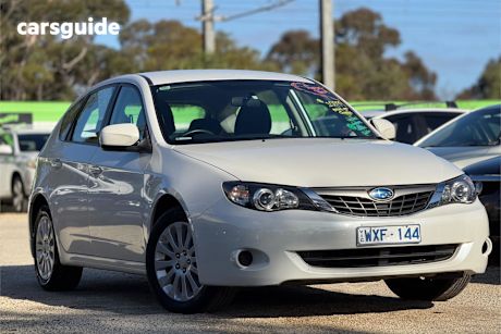 White 2009 Subaru Impreza Hatchback R (Awd)