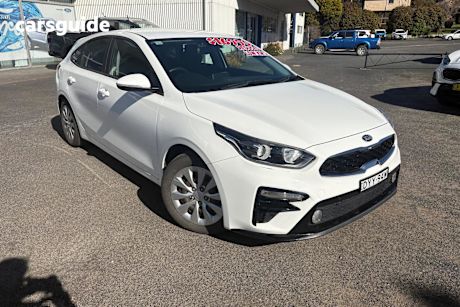 White 2018 Kia Cerato Hatch S F