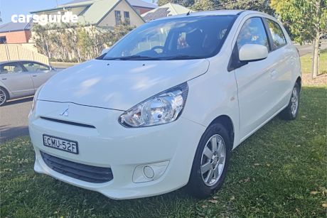 White 2013 Mitsubishi Mirage Hatchback Es