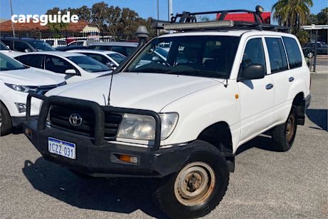 White 2005 Toyota Landcruiser Wagon (4X4)