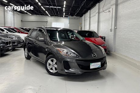 Grey 2013 Mazda 3 Hatchback Neo
