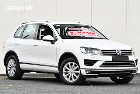 White 2014 Volkswagen Touareg SUV 150TDI