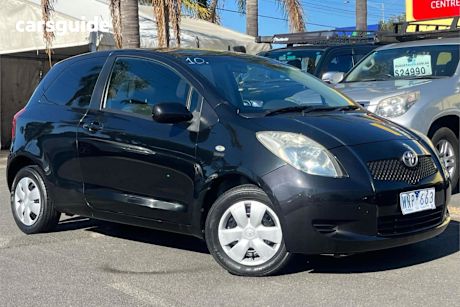Black 2008 Toyota Yaris Hatchback Yr