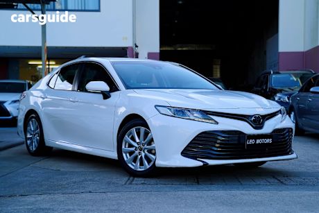 White 2018 Toyota Camry Sedan Ascent