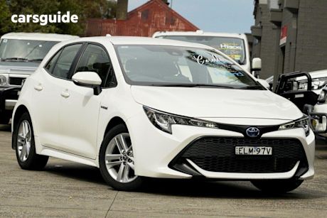 White 2020 Toyota Corolla Hatchback Ascent Sport Hybrid