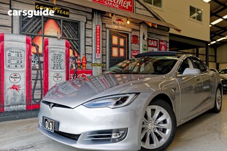 Silver 2017 Tesla Model S Hatch 60 R