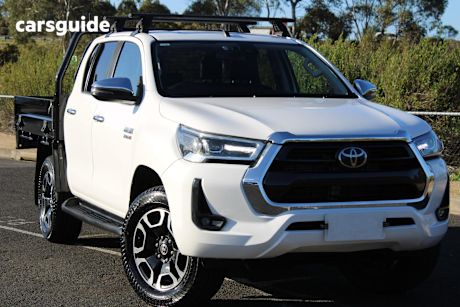 White 2021 Toyota Hilux Ute Tray SR5 4X4