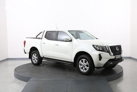 White 2022 Nissan Navara Dual Cab Pick-up St (4X4)