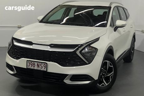 White 2022 Kia Sportage SUV S F