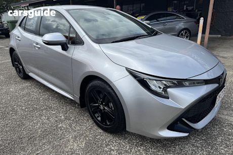 Silver 2019 Toyota Corolla Hatchback Ascent Sport
