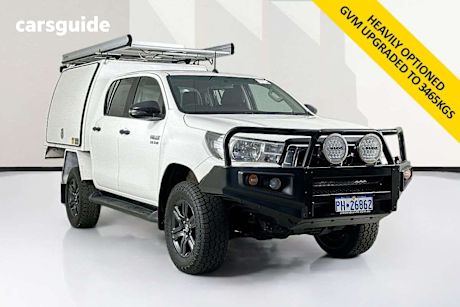 White 2019 Toyota Hilux Double Cab Chassis Sr (4X4)