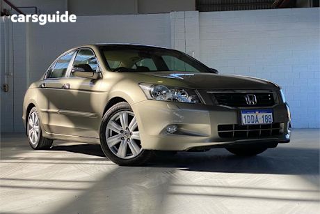 Gold 2009 Honda Accord Sedan V6 Luxury