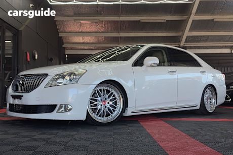 White 2009 Toyota Crown Sedan MAJESTA A TYPE 4DR SEDAN 8SP AUTO 4.6L