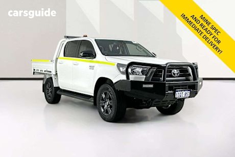 White 2023 Toyota Hilux Double Cab Chassis Sr (4X4)