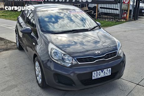 Grey 2012 Kia RIO Hatchback S