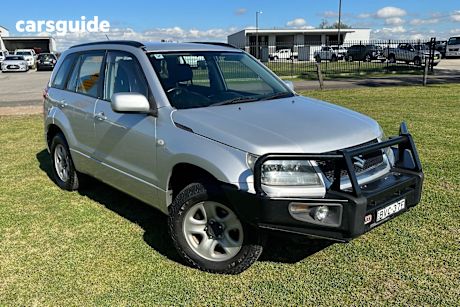 Silver 2009 Suzuki Grand Vitara Wagon Prestige (4X4)