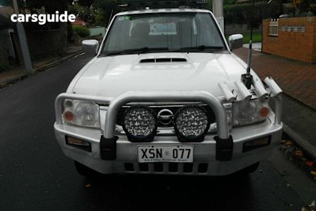White 2008 Nissan Navara Dual Cab Pick-up St-R (4X4)
