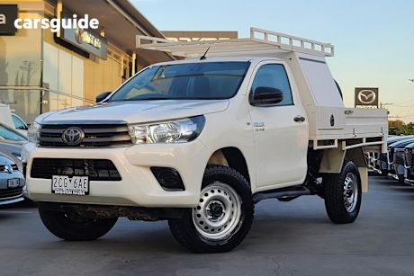 White 2019 Toyota Hilux Cab Chassis Sr (4X4)