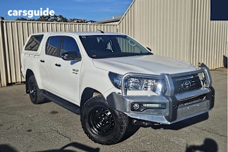 White 2020 Toyota Hilux Ute Tray SR 4X4