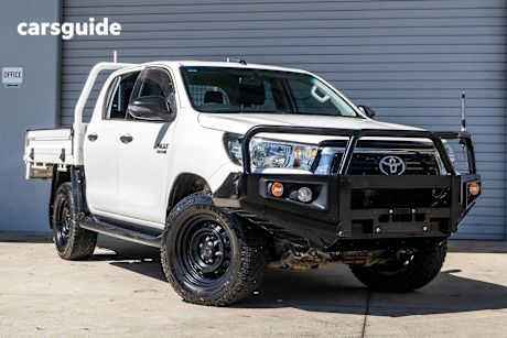 White 2018 Toyota Hilux Ute Tray SR 4X4