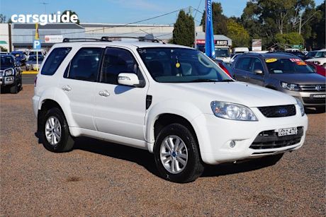 White 2011 Ford Escape Wagon