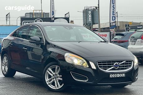 Black 2012 Volvo S60 Sedan T4 TEKNIK F