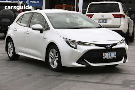 White 2021 Toyota Corolla Hatch ASCENT SPORT HYBRID F