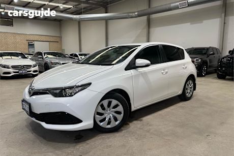 White 2016 Toyota Corolla Hatch ASCENT