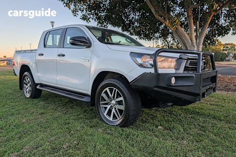White 2021 Toyota Hilux Double Cab Chassis Sr (4X4)