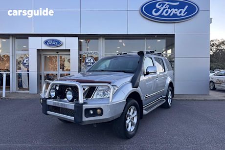 Silver 2011 Nissan Pathfinder SUV TI 550 4X4