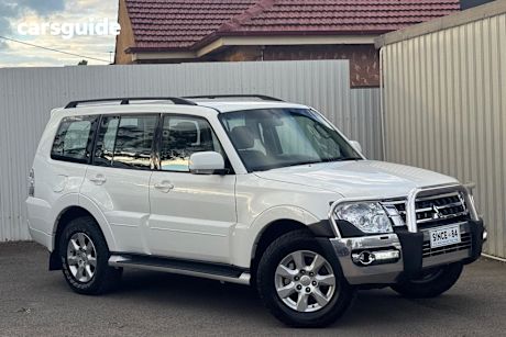 White 2019 Mitsubishi Pajero SUV GLX 4X4